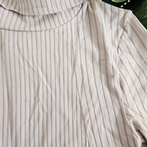 Athleta Flurry Endeavor Turtleneck Shasta Purple Grey Size Small - Picture 3 of 7